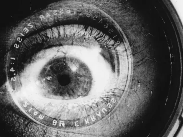 Snapshots of Early Cinema